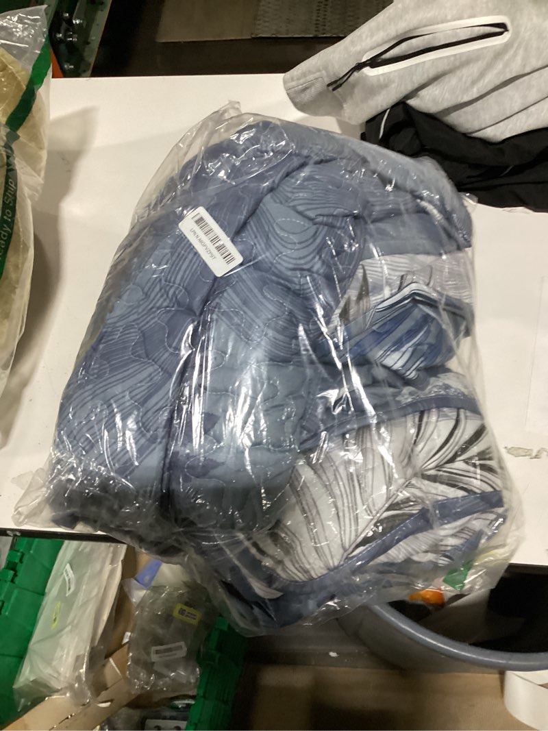 Condition photo showing New/Like New for Dinjoy Blue Quilts Set King Size - Botanical Bedspread Bedding Set Floral Leaf Pattern Reversible Quilt Coverlet Set 3 Pieces, Summer Botanical Bed Cover All Seasons with 2 Pillow Shams Blue King (110"Wx90"L)