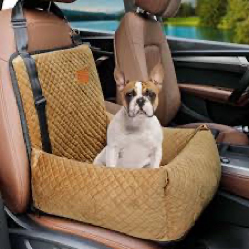dog car seat pet booster seat pet travel safety car seat,the dog seat made of materials is safe and comfortable, and can be disassembled for easy cleaning