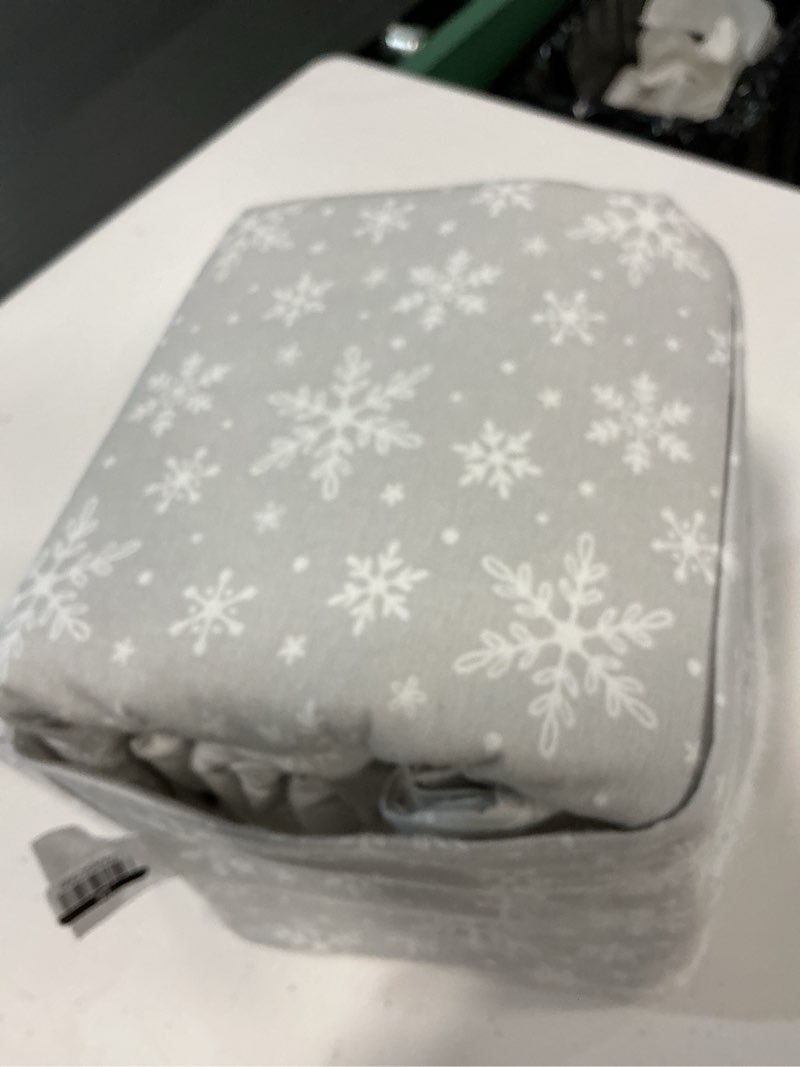 Condition photo showing Good Condition for queen christmas flannel sheet set gray snowflake - wondershop™