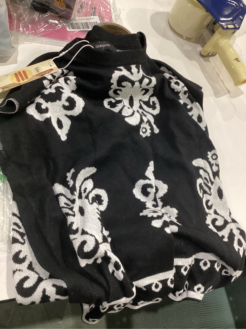 Condition photo showing Good Condition for dokotoo women’s sweater vest summer casual crewneck knit pullover tops lightweight boho printed cap sleeve sweaters x-large black