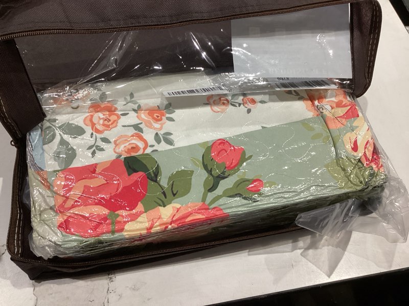 Condition photo showing Good Condition for Quilt Set Full/Queen Size, Vintage Patchwork Floral 3 Pcs Soft Bed Cover Bedding Set, Boho Mid Century Lightweight Bedspread Coverlet with 2 Pillow Sham for All Season Full/Queen Floral 4