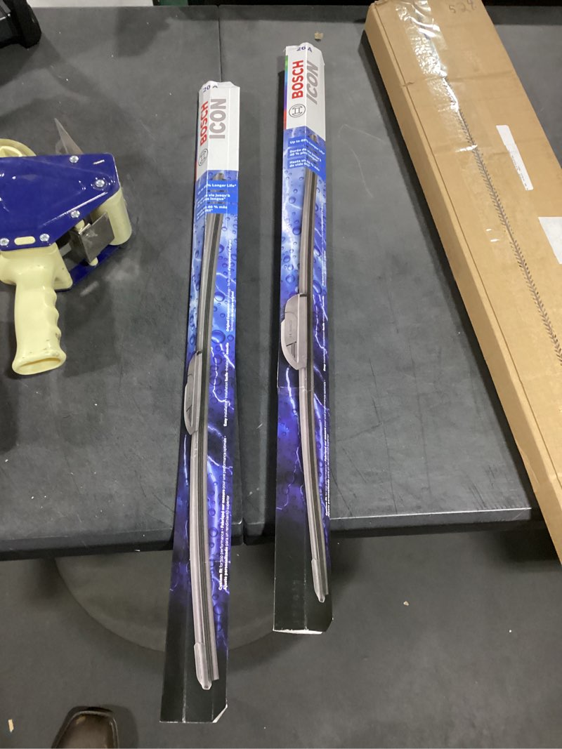 Condition photo showing Good Condition for bosch 26a20a icon beam wiper blades - driver and passenger side - set of 2 blades (26a & 20a) front (26a & 20a) icon combo pack (front)