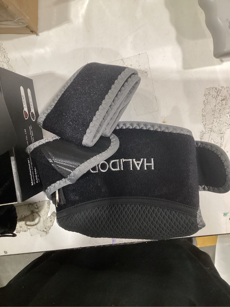 Condition photo showing Good Condition for HALIDODO Red Light Therapy & Vibration Massage Knee Brace - Wireless Rechargeable Controller, 660nm & 850nm Red Light Therapy Heated Device for Knee/Joint/Elbow/Shoulder. Black Knee