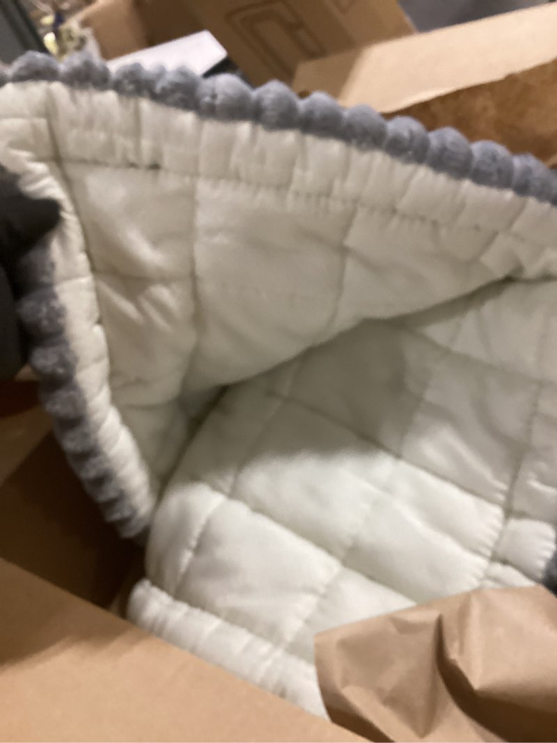 Condition photo showing Good Condition for Smiry Couch Covers for Dogs Washable, Non Slip Fuzzy Pet Couch Covers for Sofa, Soft Thick Sofa Slip