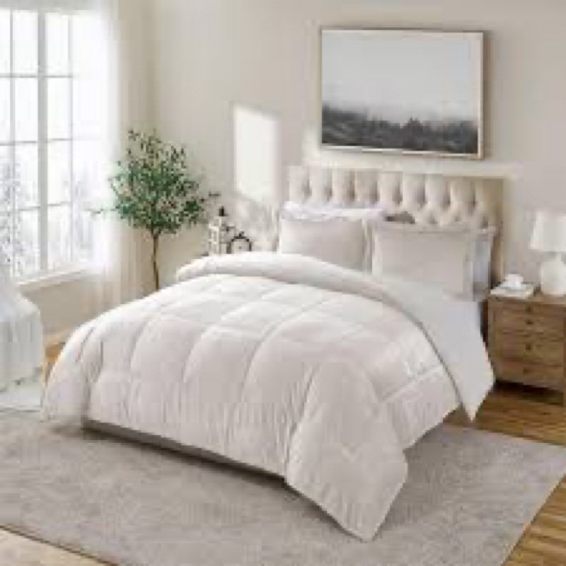 Amélie Home Queen Comforter Set, All-Season Down Alternative Bedding, Luxury Soft Jacquard with Eleg