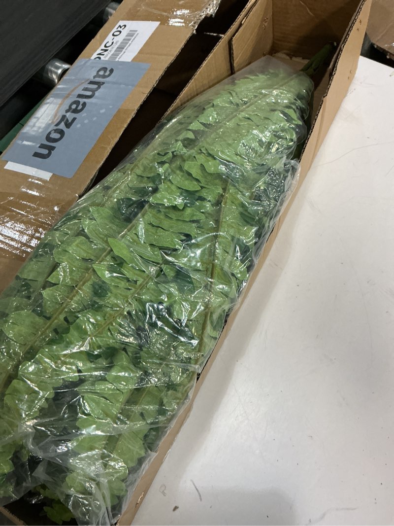 Condition photo showing Good Condition for UV Resistant Lifelike Artificial Boston Fern, 38/60/88 Fronds Large UV Resistant Artificial Plants Outdoor, Durable Silk Greenery for Patio, Yard, & Indoor Decoration (1, 38 Leaves) 1 38 Leaves