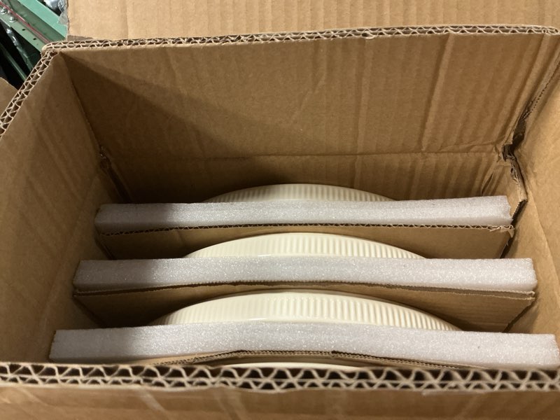 Condition photo showing Good Condition for TheTerra Ceramic Dinnerware Sets for 4, 12 Pieces Porcelain Lightweight Plates and Bowls Sets, Scratch Resistant Dish Set, Oven & Microwave & Dishwasher Safe, Beige Beige Service for 4