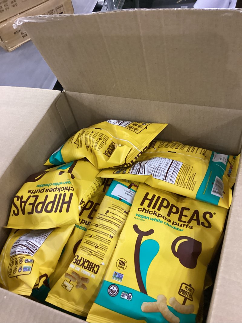 Hippeas Cheddar chicea puffs 