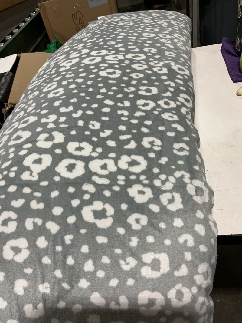 Condition photo showing Good Condition for makers mark body pillow