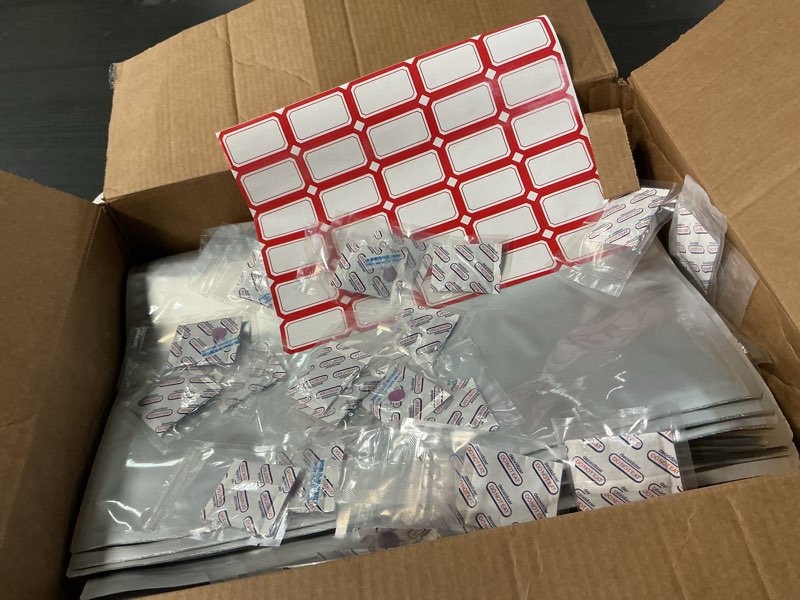 Condition photo showing As Is for mylar bags 2gallon 26pcs 17\"x13\" for food storage with oxygen absorbers&labels,10mil thick resealable zipper&heat seal stand up pouches for packaging long term,dried food,bpa free 30pcs 13\"x17\"zipper seal double side mylar