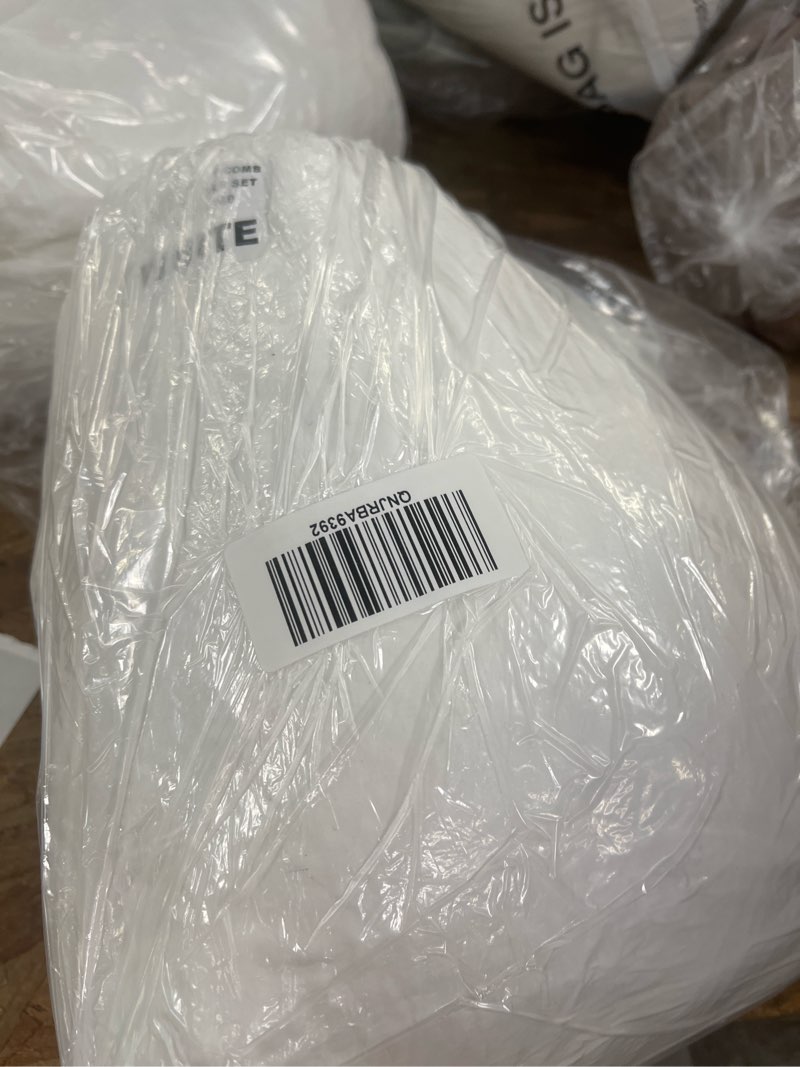 Condition photo showing Good Condition for organic luxe honeycomb duvet cover set, king/cal king, white