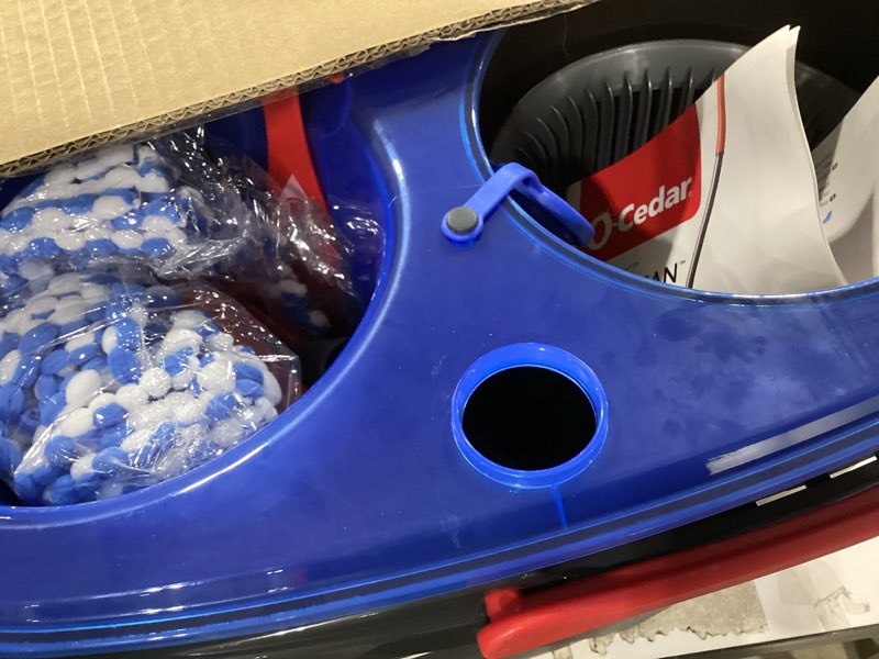 Condition photo showing Good Condition for o- cedar mop & bucket set 