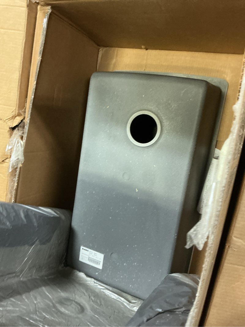 Condition photo showing Good Condition for blanco 441770 bowl diamond silgranit super single undermount kitchen sink, 33.5" l x 18.5" w x 9.5" d, metallic gray