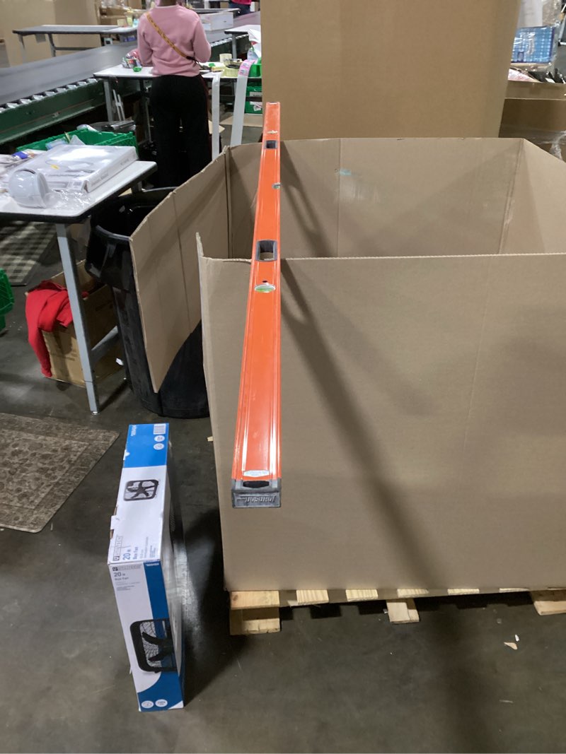 Condition photo showing Good Condition for Johnson Level Aluminum 96-in 3 Vial Box beam level