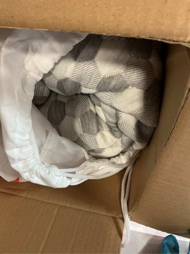 Condition photo showing Good Condition for Layla Sleep, Adjustable Fill Kapok Pillow, Luxurious Cooling Pillow, Queen (Single), Supportive for Head, Neck, Fully Adjustable, Natural Material That is Light and Airy. Sleep Better-Kapok Pillows Standard/Queen