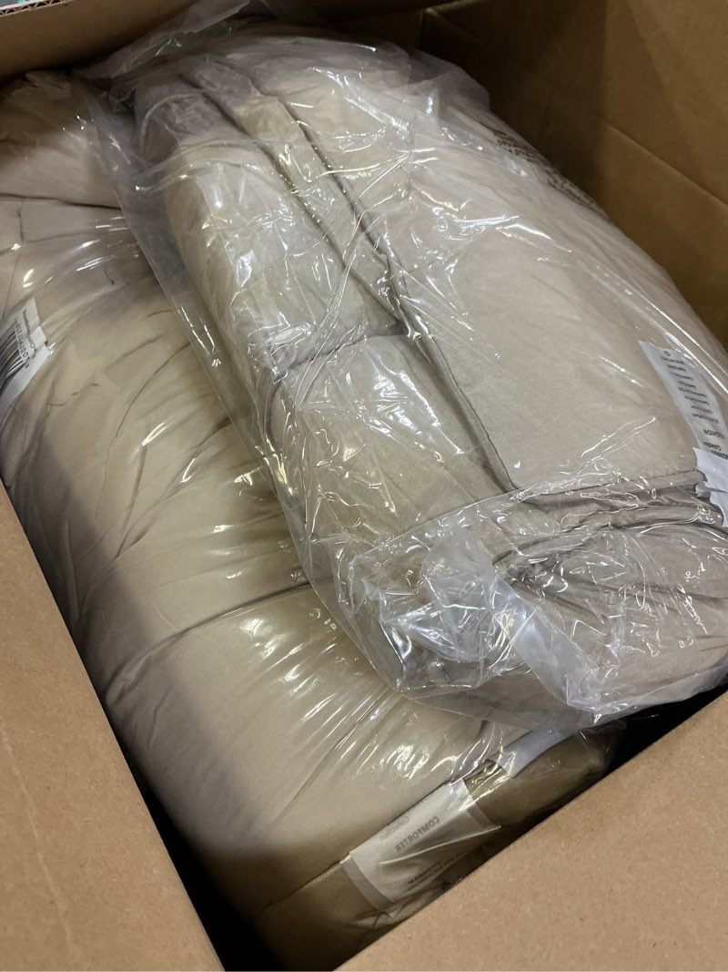 Condition photo showing New/Like New for Chezmoi Collection Royale 7-Piece Jacquard Floral Comforter Set, King, Champagne King Champagne