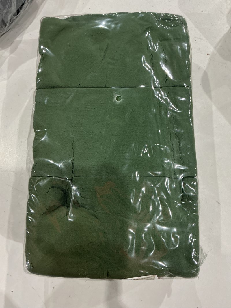 Condition photo showing Good Condition for upgraded 6 pack floral flower foam blocks, green plant foam for flower arrangements, wet & dry florist foam styrofoam for fresh and artificial flowers (5.5"l x 3.1"w x 1.6"h)