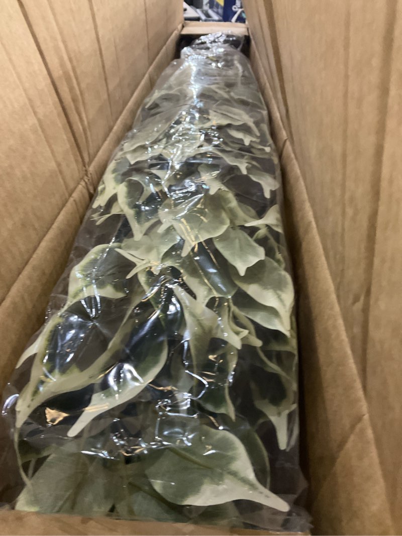 Condition photo showing New/Like New for Artifical Leafs