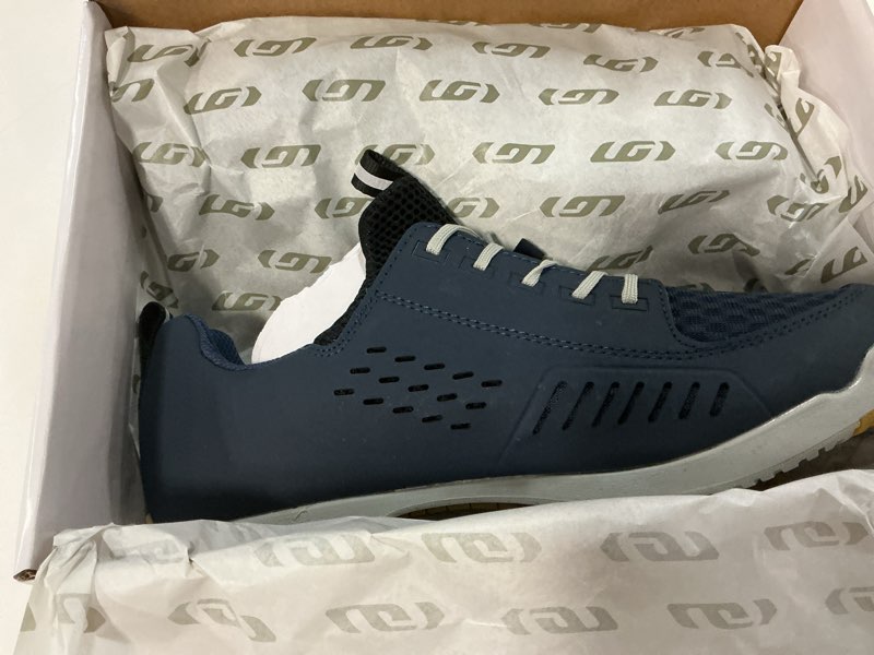 Condition photo showing New/Like New for louis garneau, womens, w's urban xz shoes, dark night, 42