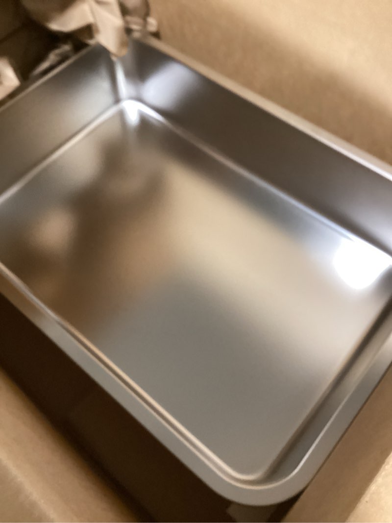 Condition photo showing Good Condition for stainless steel cat litter box, 4in shallow litter box for senior cats and kittens, large metal litter pan nonstick odor control anti-corrosion 20" l x 14" w x 4" h silver