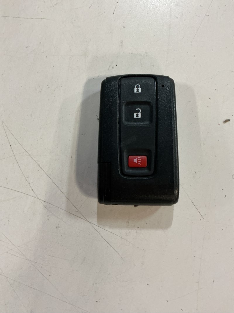 Condition photo showing New/Like New for key fob for toyota prius 2004 2005 2006 2007 2008 2009 replacement keyless entry remote smart key fob for silver logo, p/n: 2584a-b31eg, 89994-47061 (fcc id: mozb31eg) with chip with chip