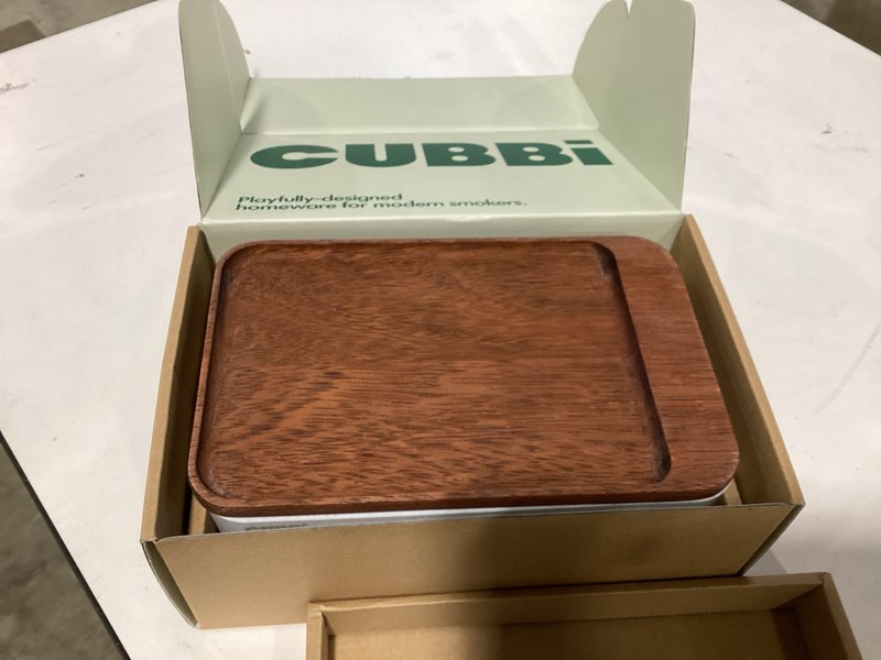 Condition photo showing Good Condition for cubbi - airtight box with tray - silicone seals - 100% air-tight storage box with accessories – white