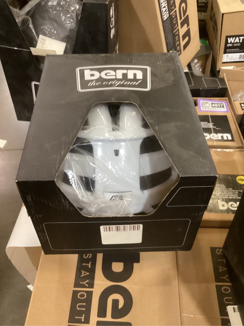 Condition photo showing New/Like New for Helmet