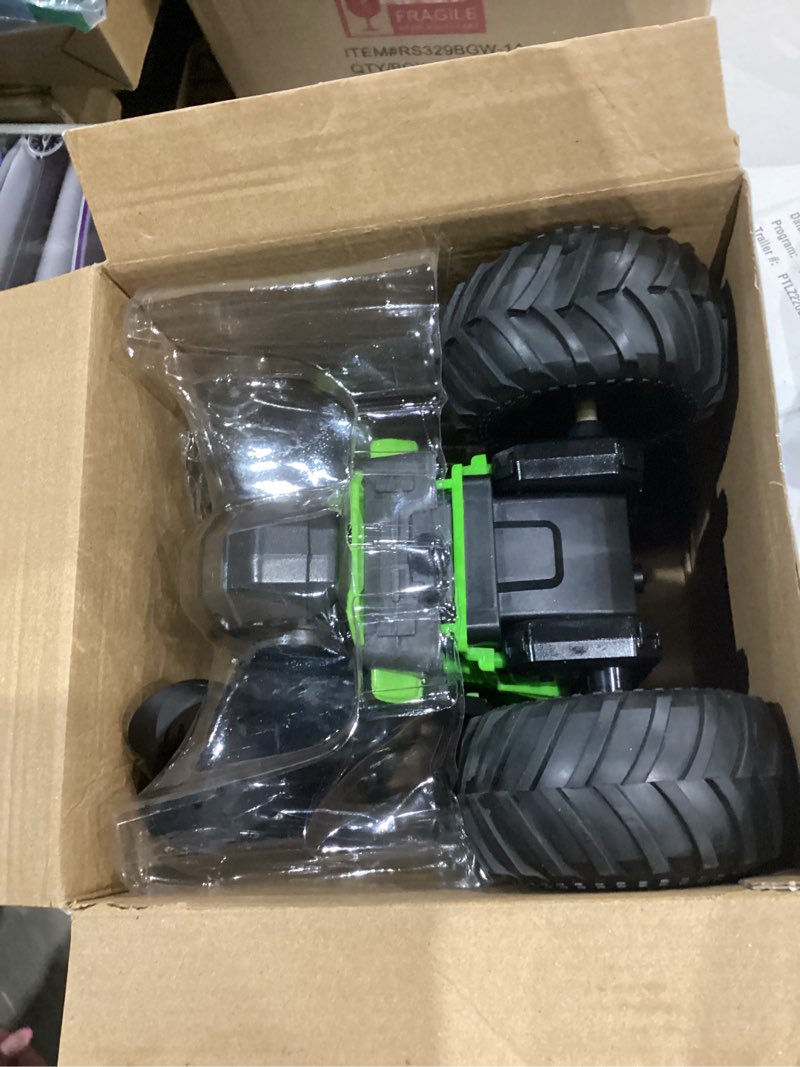 Condition photo showing Good Condition for 1:16 Amphibious Remote Control Car with Shooting Water Gun Gesture Sensing RC Car Boat Waterproof RC Tank Off-Road Stunt Car Toy Monster Truck for Outdoor Gift for Kids With 2 Replaceable Batteries Green With Gesture Sensing Rc