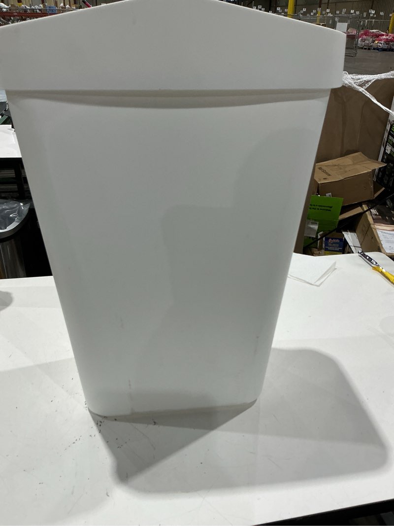 Condition photo showing Good Condition for sterilite 10758006 11.3 gal lift top wastebasket white