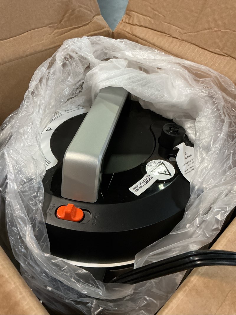 Condition photo showing Good Condition for cosori pressure cooker 6qt, stainless steel, 9-in-1 multi cooker, 12 safety features, ceramic inner pot, rice, slow cook, sous vide, saute, 1100w