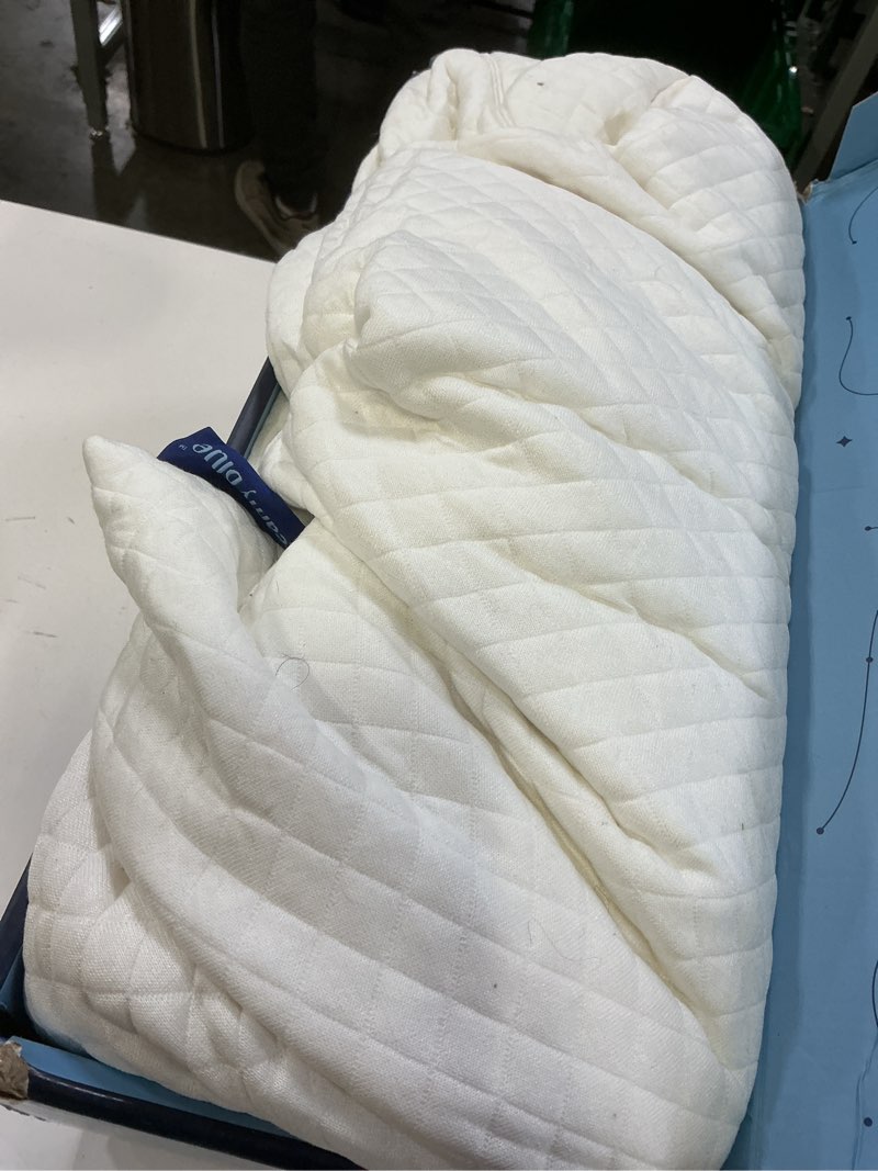 Condition photo showing As Is for dreamyblue signature pillow w/adjustable loft • shredded memory foam fill • neutral alignment for side, back, and stomach sleepers • washable bamboo rayon cover • certipur-us certified foam (queen) queen (pack of 1)