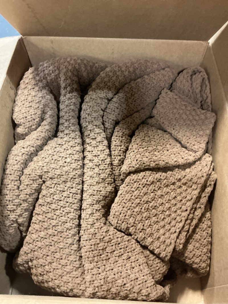 Condition photo showing Good Condition for evergracehome chunky chenille knit throw blanket for couch, soft luxurious oversized king moss stitch blanket for bed, large cozy farmhouse knitted throw for sofa, camel brown, 92" x 108" camel brown 108" x 92"