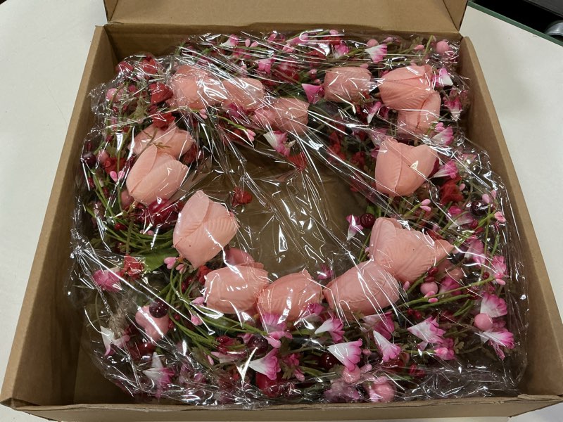 Condition photo showing New/Like New for Valentines Day Wreath, Valentines Heart Wreaths for Front Door Decor, Pink Tulip Wreath with Heart Berry for Front Door Wedding Anniversary Candlelight Dinner Decoration 50 pcs Twig