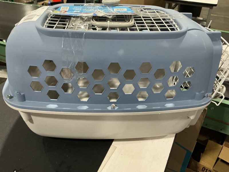 Condition photo showing Good Condition for vibrant life small 2-door dog kennel, blue, 25 lb limit