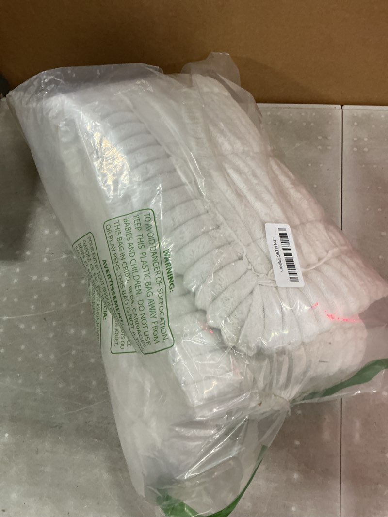 Condition photo showing New/Like New for awjcsv couch cover for dogs washable, fuzzy pet couch covers for 3 cushion sofa pet friendly, non slip sofa cover (white, 27.6" x 59"/70 x 150cm) white 27.6" x 59"/70 x 150cm