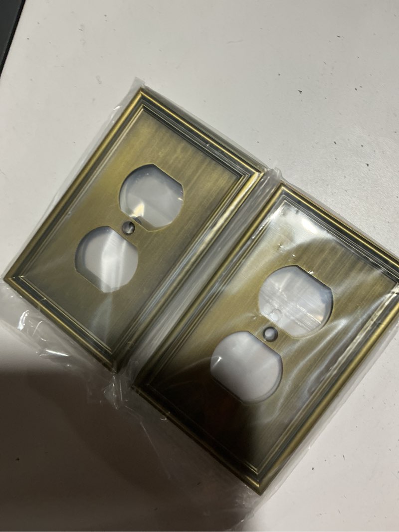 Condition photo showing Good Condition for 6-pack single duplex outlet cover plate, decorative antique brass switch plates and outlet covers, metal wall plates for electrical outlets, 1 gang receptacle cover, corrosion resistant 1 duplex 6pk antique brass