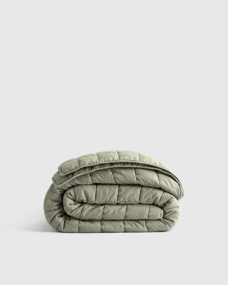 quince european linen box quilt, color willowleaf, queen 