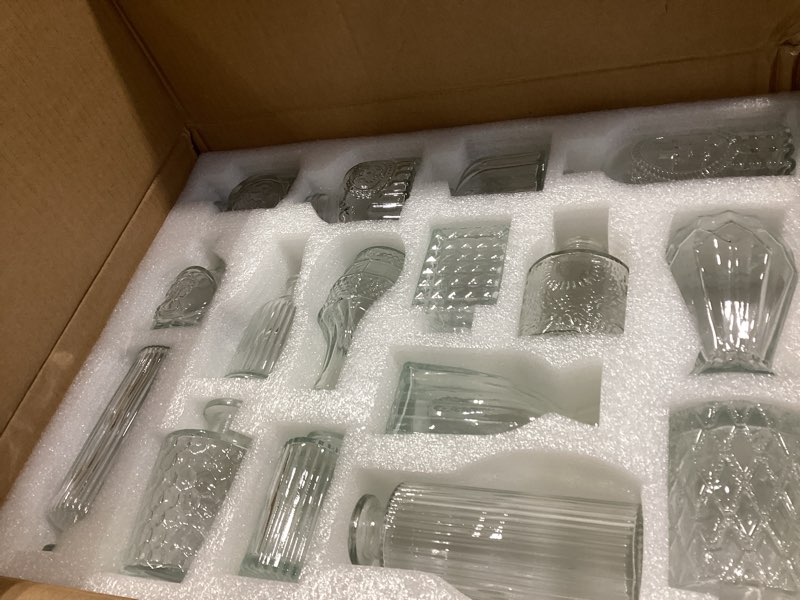 Condition photo showing Good Condition for Mini Bud Vases Set of 32 As Wedding Centerpieces for Tables,Clear Bud Vases for Flowers,Small Flower Vases Suitable for Birthday Party,Anniversary,Wedding Reception,Baby Shower (Clear, 32PCS) 32PCS Clear