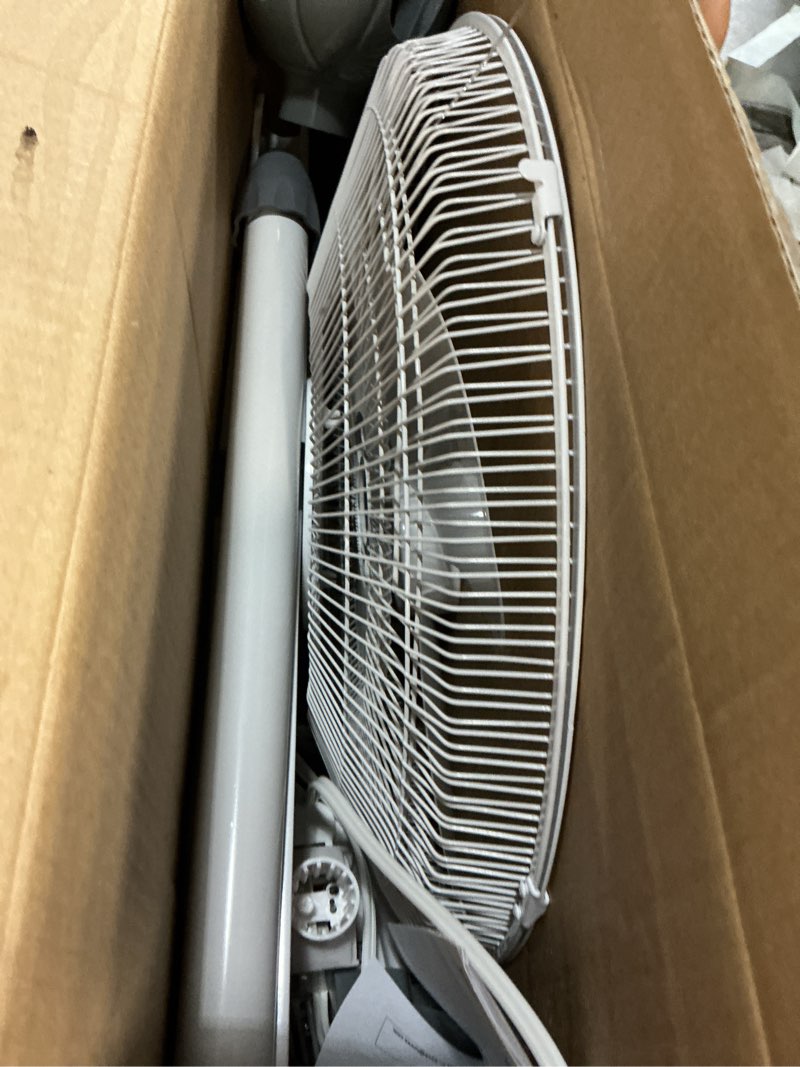 Condition photo showing Good Condition for utilitech 16-in 120-volt 3-speed indoor white oscillating pedestal fan