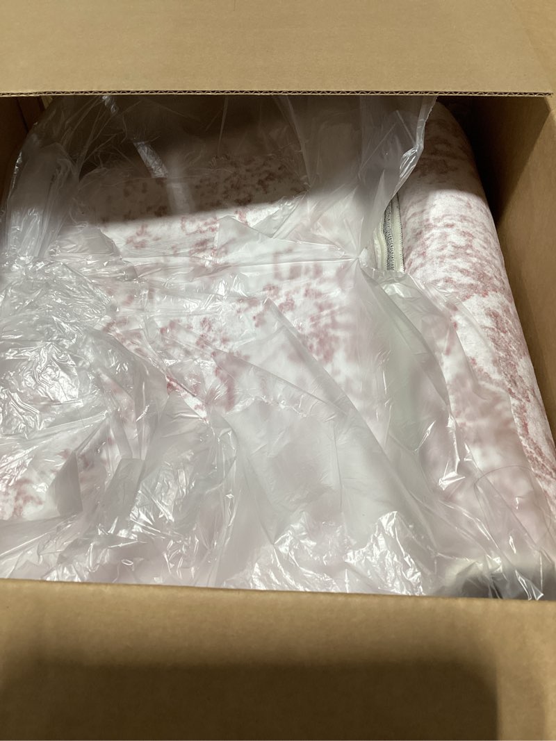 Condition photo showing Good Condition for 6x9 Washable Area Rug for Living Room & Bedroom, Large Light Pink Rugs for Women, Non Slip, Durable Low Pile Carpet, Vintage Carpets for Office, Dining Room, Kids Room and Farmhouse Light Pink 6' x 9' (Rectangular)