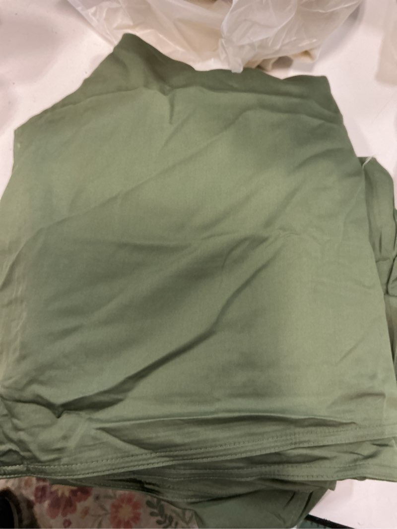 Condition photo showing Good Condition for european linen duvet cover cal king color green 