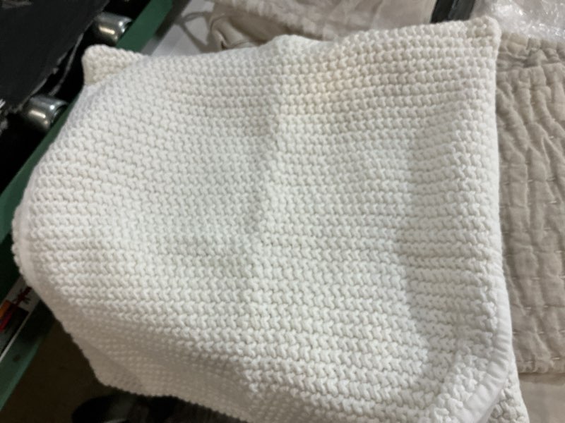 Condition photo showing New/Like New for quince cotton fisherman pillow cover (set of 2)