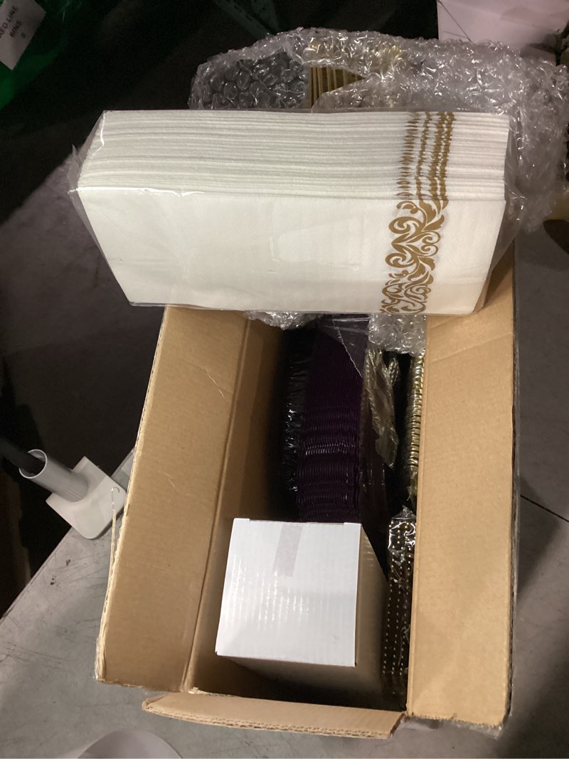 Condition photo showing Good Condition for Nervure 175PCS Clear Purple Plastic Plates - Purple Party Plates Set for 25 Guests Include 25Dinner Plate, 25Dessert Plate, 25Cups, 75 Cutlery, 25Napkins Perfect for Wedding & Party & New Year Transparent Purple 175Pcs(25Guests)