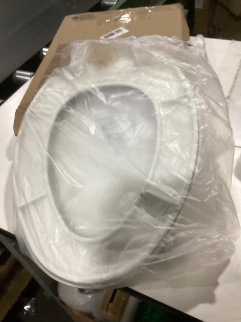 Condition photo showing New/Like New for bemis 7300slec slow close toilet seat, easy clean hinges and durable plastic seat, made in usa, elongated, white