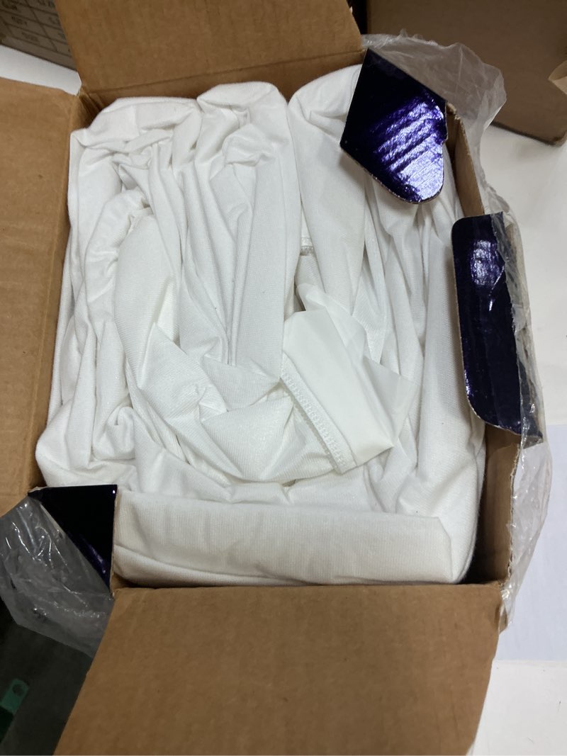 Condition photo showing Good Condition for allerease ultimate allergy protection and comfort zippered mattress protector, king