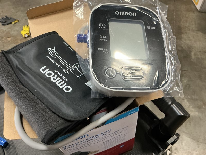Condition photo showing Good Condition for omron series 3 upper arm blood pressure monitor with bluetooth: health monitor, electric/battery powered