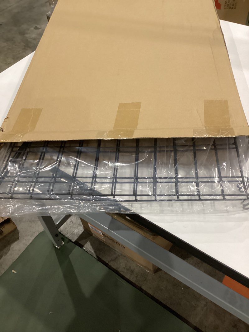 Condition photo showing Good Condition for dog crate divider panel,include 2 metal panels,4 connecting rods and 4 spacers,adjustable metal pet kennel divider,27.9''h,adjustable width 18.1"-34.61",fit large dog crate (crate not included) 19.96x27.95 in