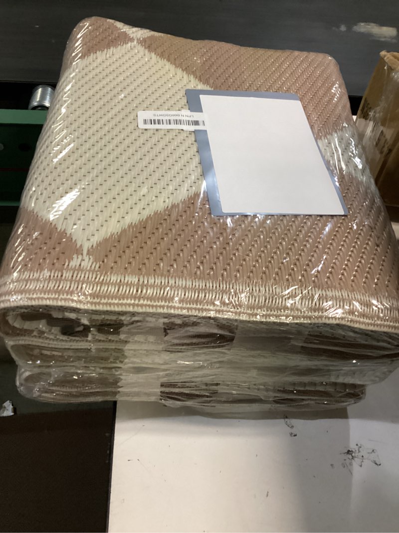 Condition photo showing New/Like New for hebe outdoor rug waterproof 6x9, checkered plastic straw rug rv camping rug, reversible outdoor patio mat clearance, outside carpet for porch,deck,camper,balcony beige/brown 6' x 9' (rectangular)