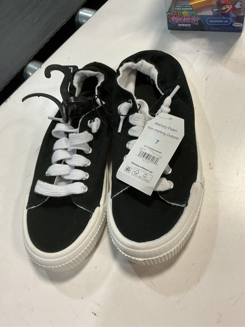 Condition photo showing Good Condition for ((size 7)) time and tru women's scrunchback sneakers, wide width available