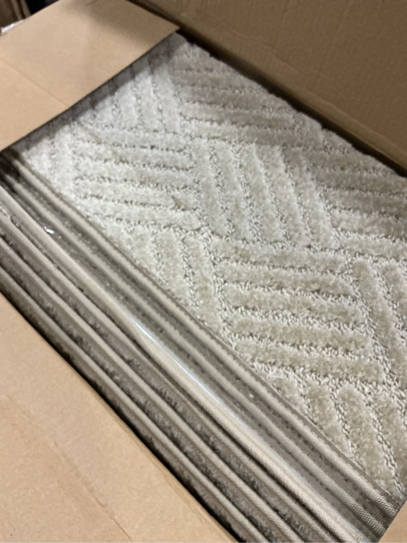 Condition photo showing Good Condition for Bullnose Carpet Stair Treads 14 Pieces, 30"x9.5" Carpet Stair Treads for Wooden Steps Indoor with Bullnose Edge, Reusable Peel and Stick Non-Slip Carpet Stair Treads with Nosing, Beige Twill Pattern 30"x9.5"x1.7" Beige (Twill Pattern) 14